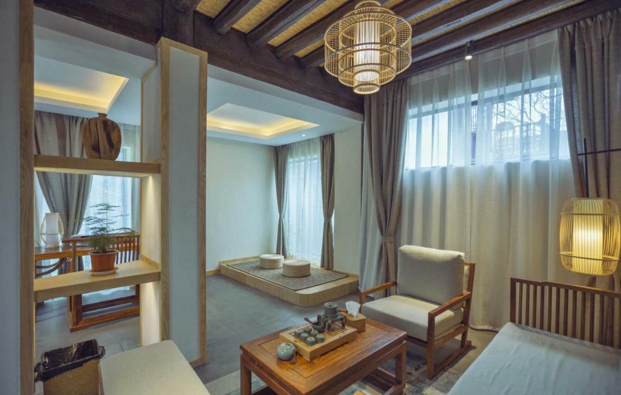 Baisha  Lijiang Qilu Garden Hotel מראה חיצוני תמונה
